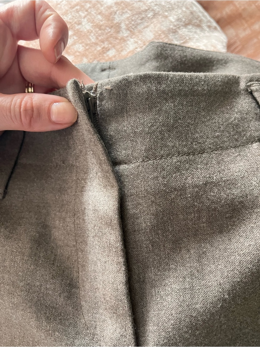 Stunning Brunello Cuccinelli Wool and Cachemire Straight Leg pleated trousers - Picture 9 of 10